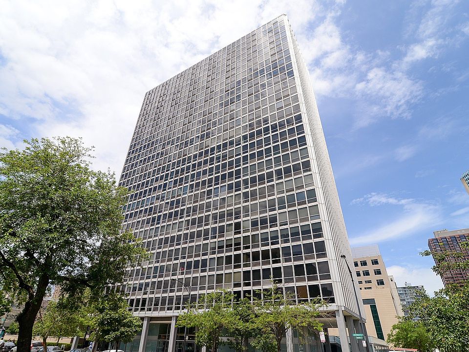 1st image of 330 W Diversey Pkwy APT 1801