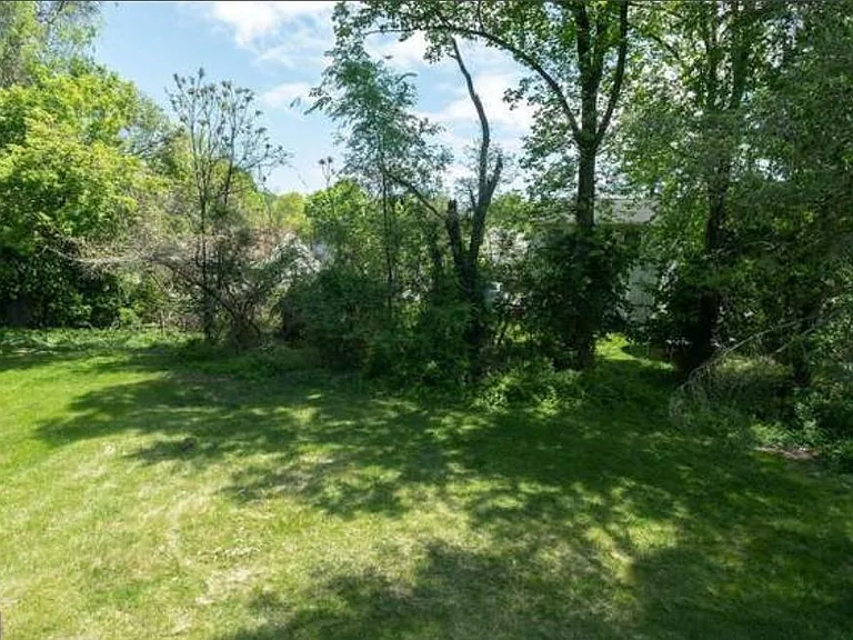 1711 Evergreen Rd — Photo 2