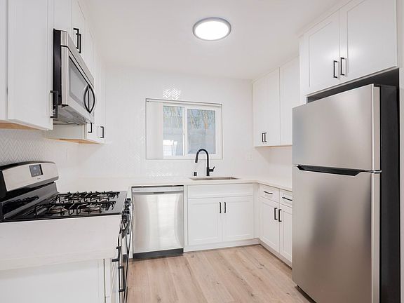 5th image of 748 N Hudson Ave #1