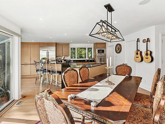 4th image of 2587 Deerfield Rd