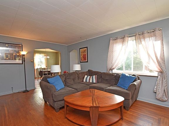 4th image of 3012 N Hegry Cir