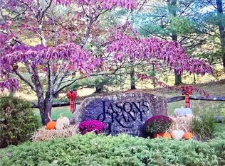 4 Jasons Grant Dr, Cumberland, RI 02864