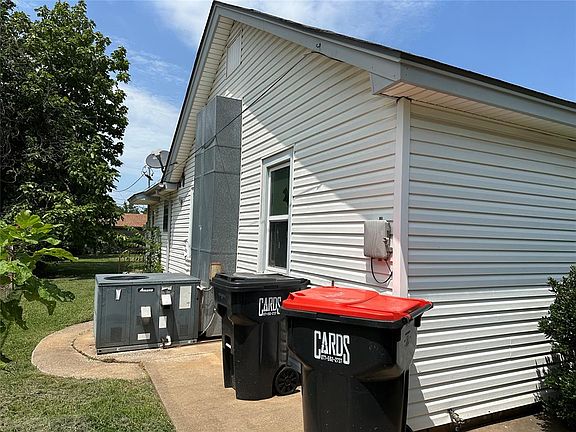 3rd image of 509 Delaware St