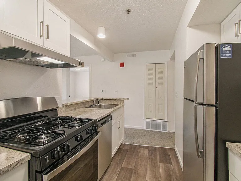 Canal 2 Apartments — Photo 85