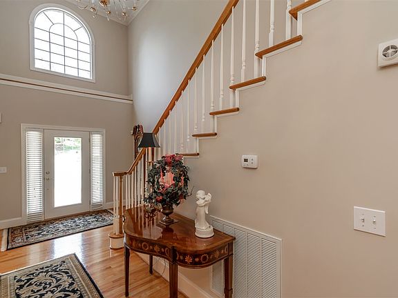 4th image of 361 Hidden Creek Cir