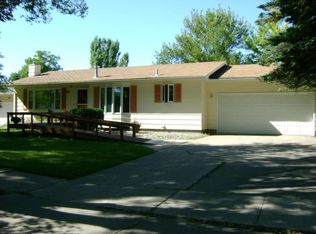 3210 Chestnut St, Grand Forks, ND 58201