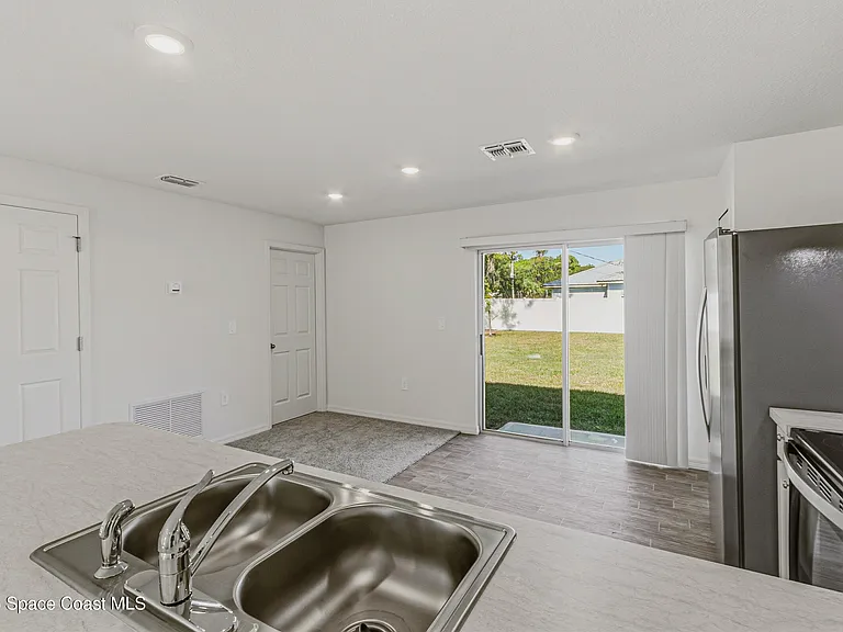 511 Trumpet St SW — Photo 28