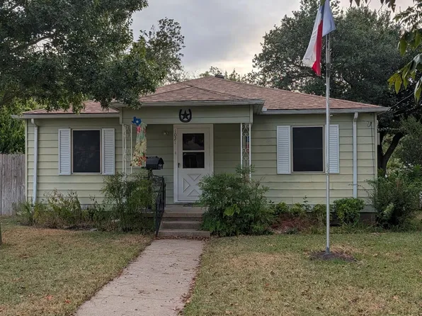 1021 S 45th St, Temple, TX 76504