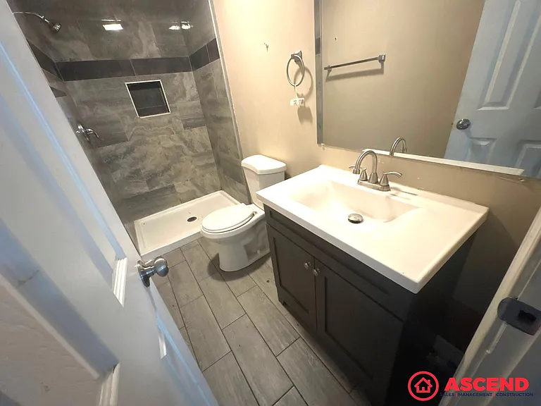821 Oregon St — Photo 9
