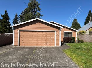 215 SE 91st Ave, Portland, OR 97216