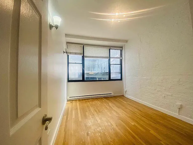 102 W 29th St #1 — Photo 9