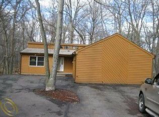 12387 Joshua Ln, Hartland, MI