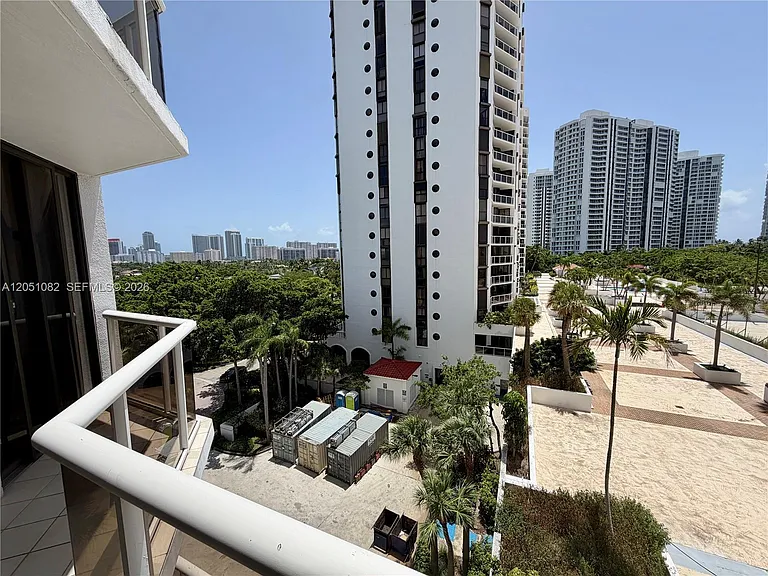 3610 Yacht Club Dr #602 — Photo 16