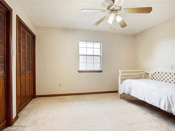 2nd image of 36 Brittany Dr