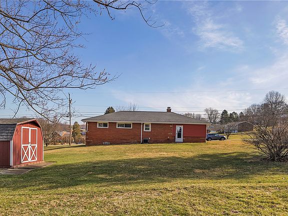 4th image of 408 Hillcrest Dr