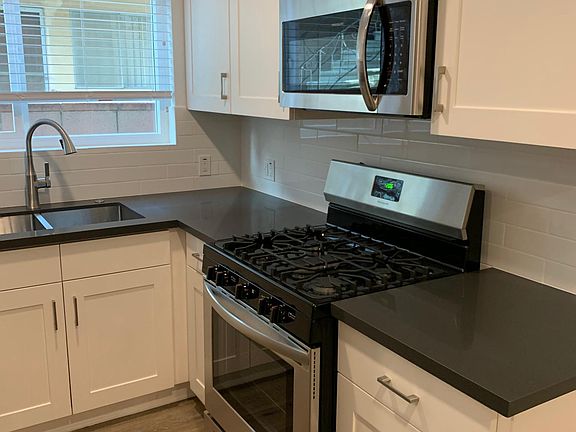 4th image of 1516 Colby Ave #2
