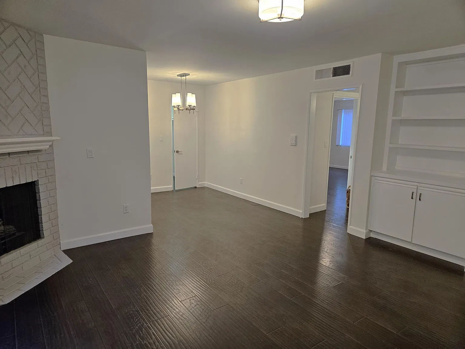 3 bed, 1350 sqft, $3,650 — Photo 2