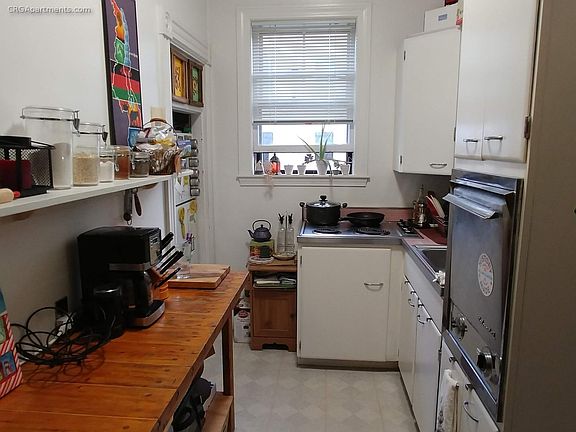 4th image of 27 Meacham Rd #1