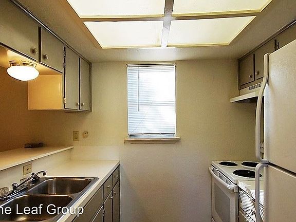 5th image of 5 Deerfield Dr APT B