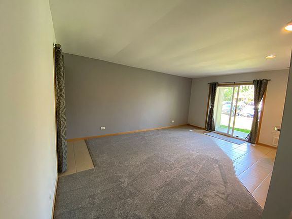 3rd image of 2208 Country Club Dr APT 4