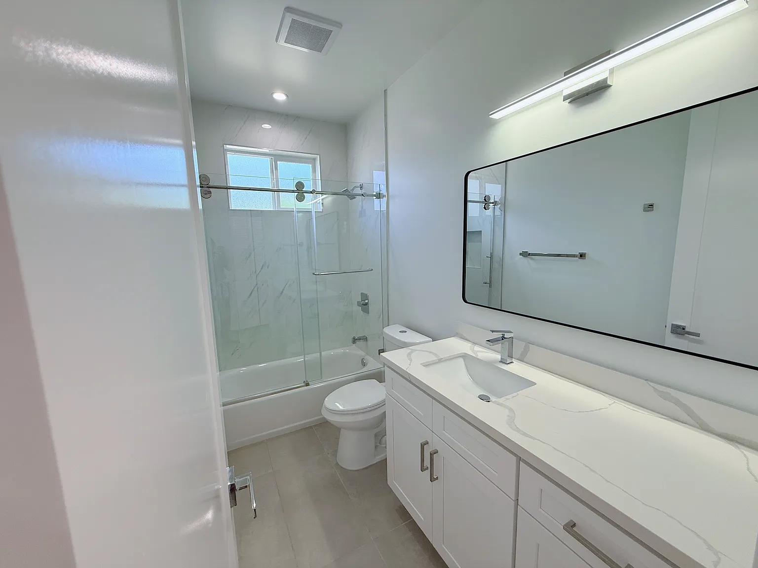 2 bed, 920 sqft, $2,400 — Photo 3