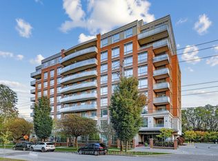 17 Ruddington Dr #404, Toronto, ON M2K 0A8