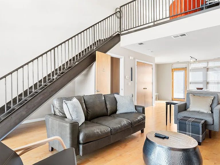 316 Broadway Blvd NE — Photo 17