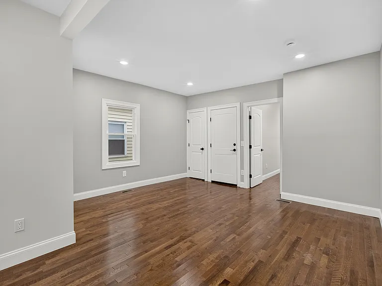 24 Dean St #1 — Photo 14