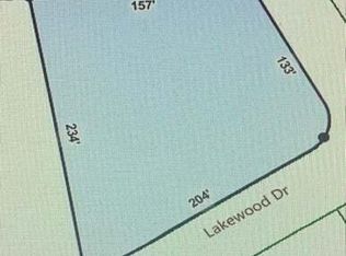 61 Lakewood Dr, Canadensis, PA 18325