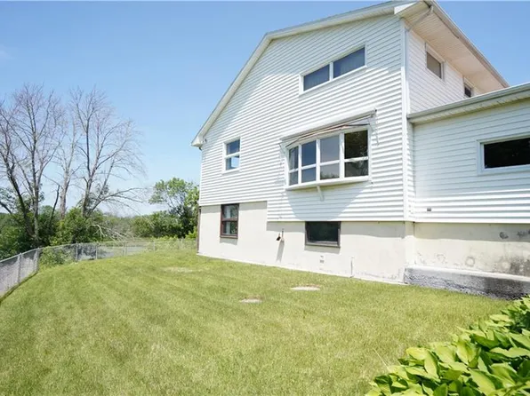 14 Temple Pl, Central Falls, RI 02863
