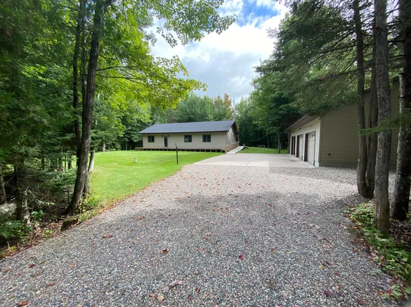 5481 Cedar Dr, Sault Sainte Marie, MI 49783