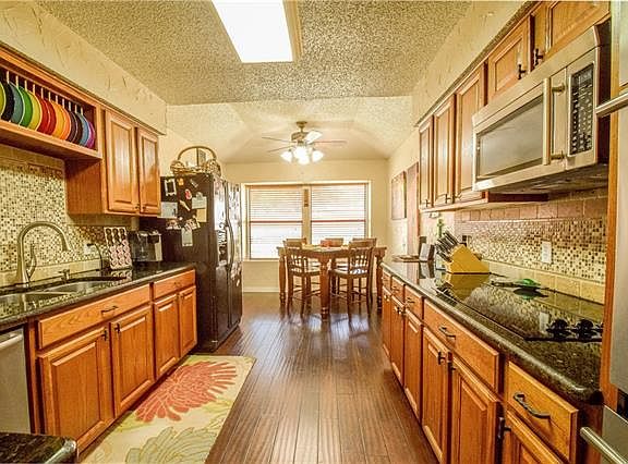 4th image of 601 John Charles Dr