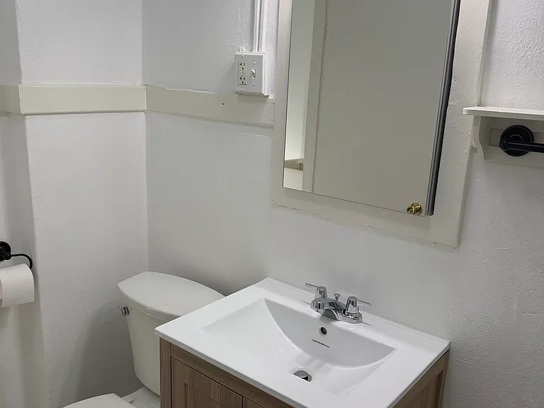 500 W Wilson Ave #502-1/2 — Photo 14