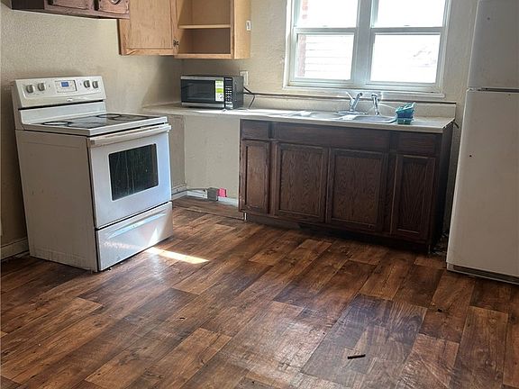 2nd image of 152 Santa Clara Ave