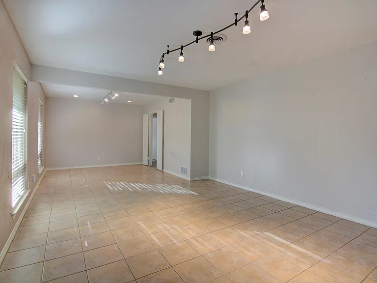 3763 Vinecrest Dr — Photo 4