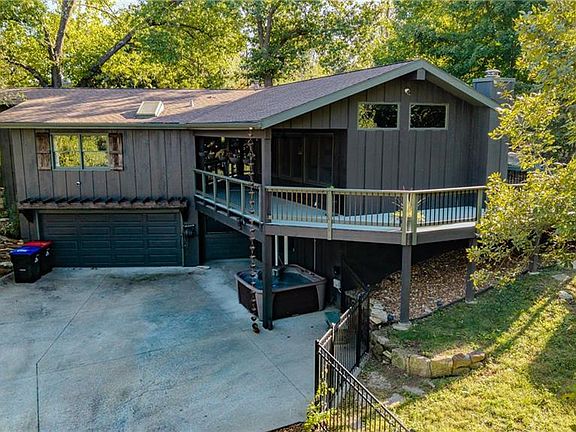 3rd image of 39 Timberline Dr