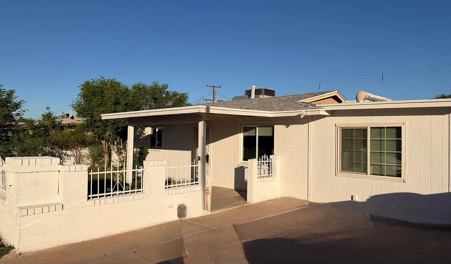 5 bed, 1374 sqft, $2,500 — Photo 2