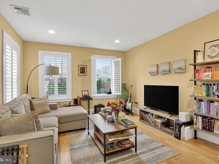 1712 Green St #4 — Photo 8