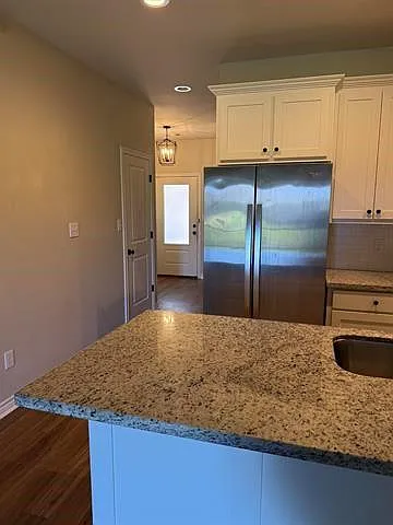 3 bed, 2.5 bath, 1500 sqft, $1,900 — Photo 3