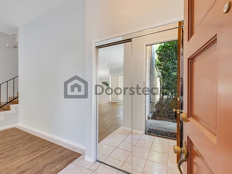 288 S Marengo Ave — Photo 6