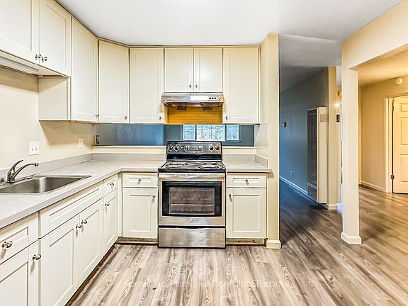 3rd image of 715 Berry Ave #230