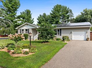 647 Sunset Ln, River Falls, WI 54022