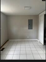 4th image of 209 W School St