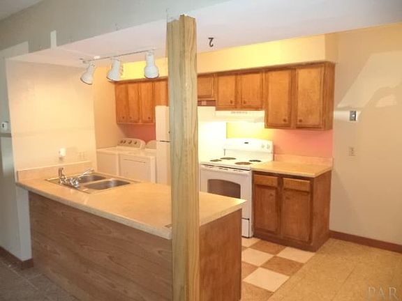 3rd image of 3308 Kingswood Ct #6D