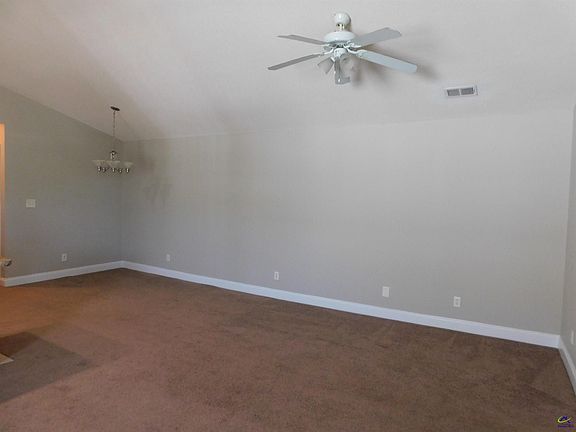 3rd image of 504 Club Villa Ct