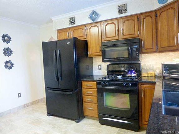 5th image of 286 Wayside Dr