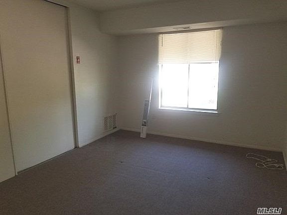 5th image of 30 Idaho Ct