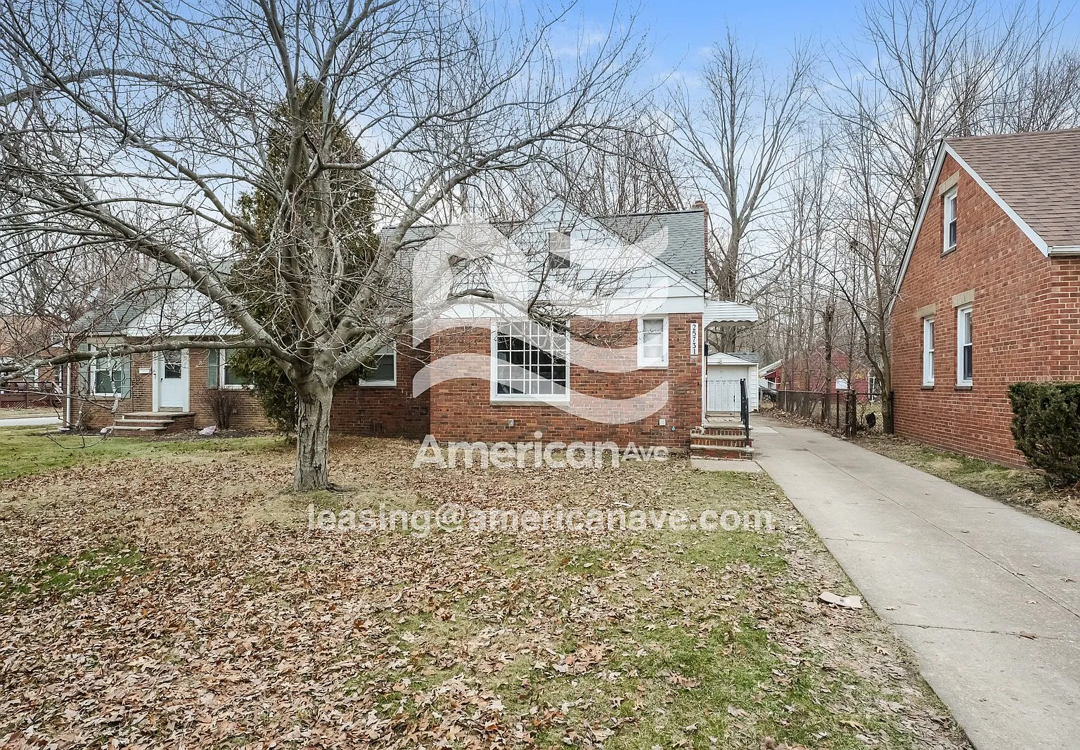 3 bed, 1.0 bath, 902 sqft, $1,646 — Photo 1