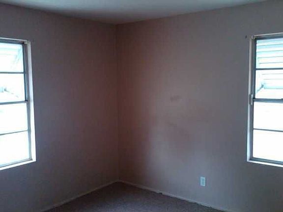 5th image of 10082 Duke Dr