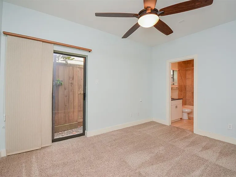 4122 Spencer St — Photo 7